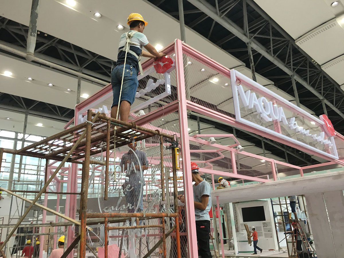 广州美博会彩妆展台设计搭建施工现场10